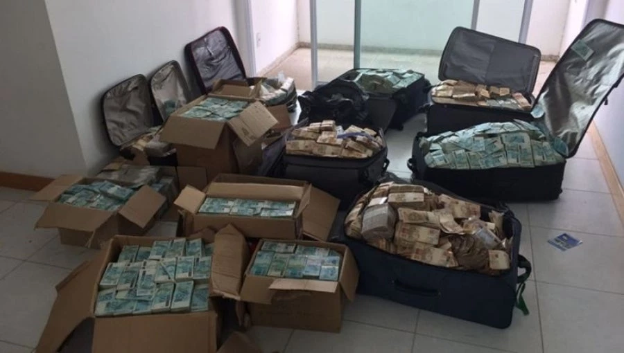 Σκάνδαλο Nova(rtis) Macedonia: Πώς έφταναν οι βαλίτσες με τα «μωβ» χαρτονομίσματα στον Α.Σαμαρά – «Λένε ότι πήρα 2-3 χιλιάρικα…»: Και ο Χατζηνικολάου;